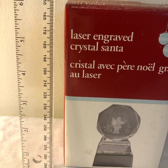 Laser Engraved Crystal Santa - Picture 2 of 4